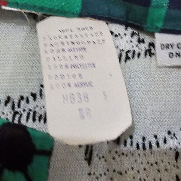 Vintage 70s Vest Womens Size M Green Flower Quilted Polyester Open Front - Picture 6 of 10